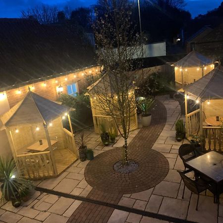 Greyhound Inn Wilton Wilton  Ngoại thất bức ảnh