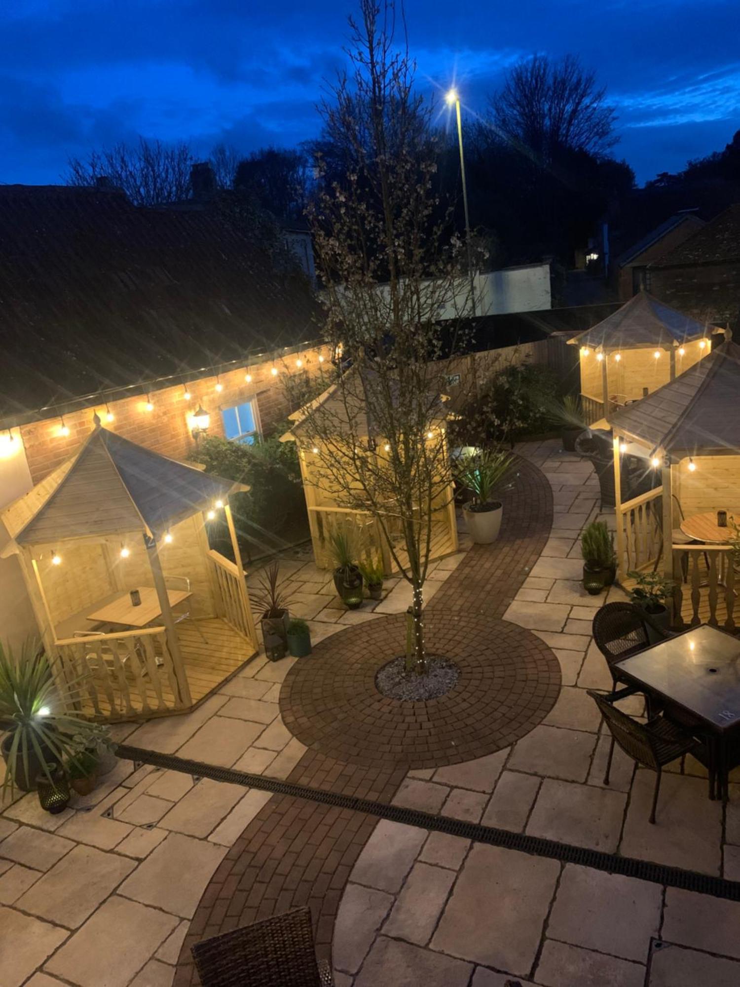 Greyhound Inn Wilton Wilton  Ngoại thất bức ảnh
