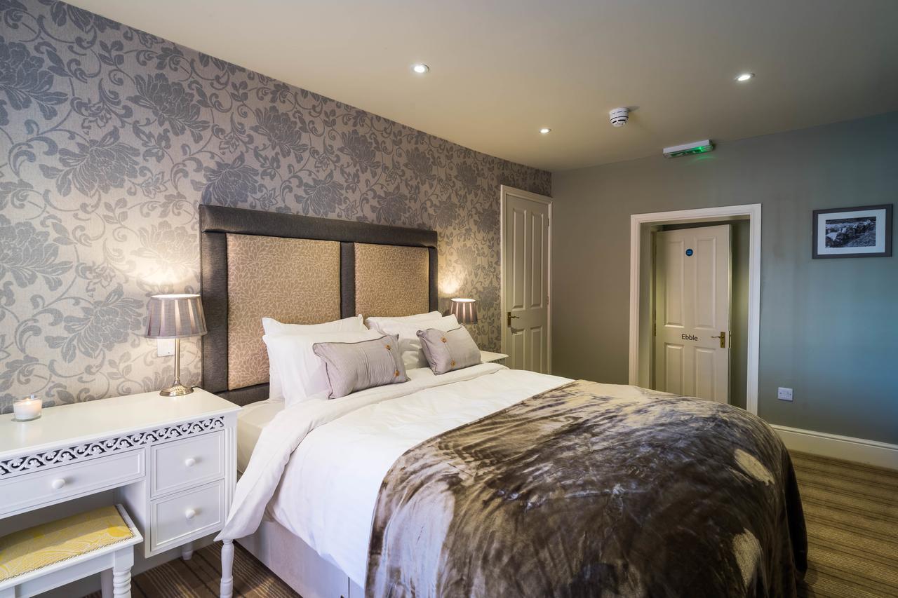 Greyhound Inn Wilton Wilton  Ngoại thất bức ảnh