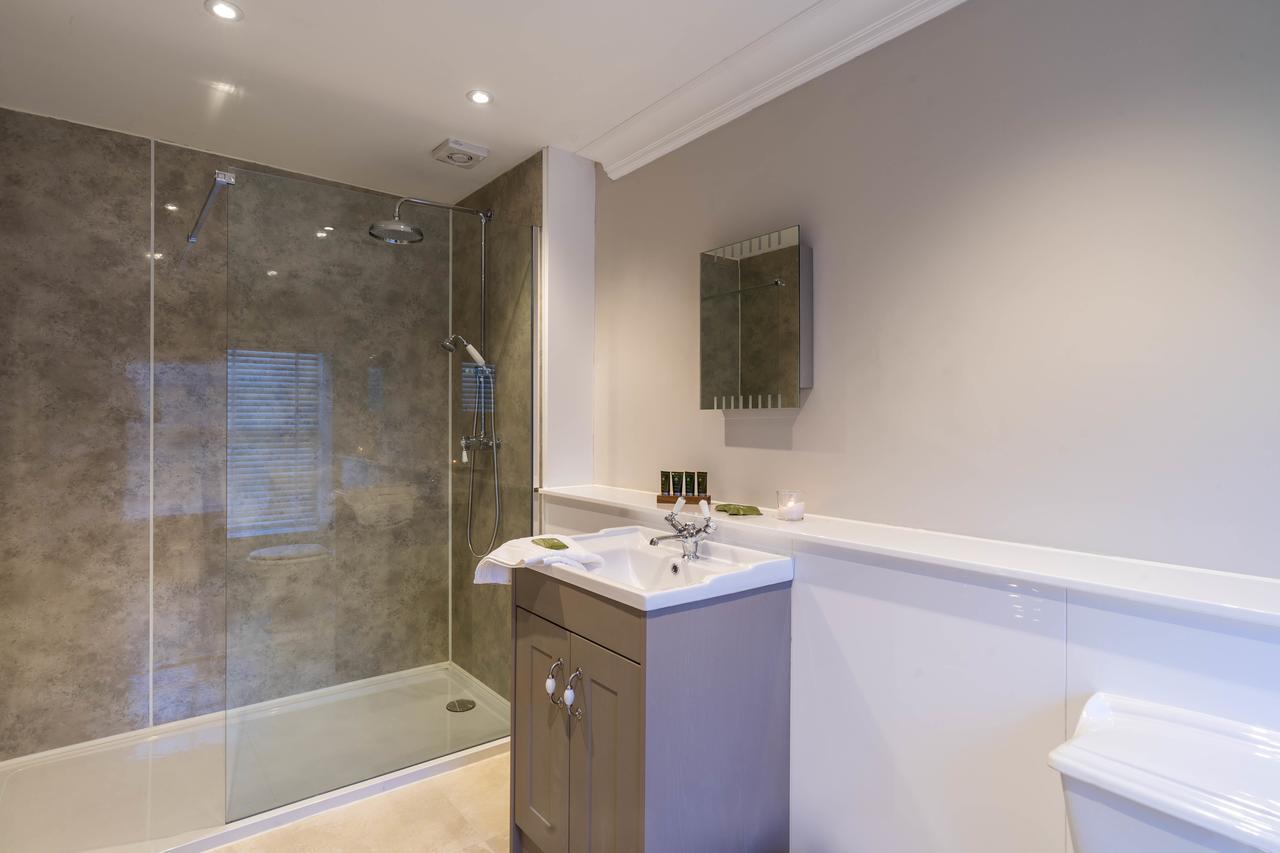 Greyhound Inn Wilton Wilton  Ngoại thất bức ảnh