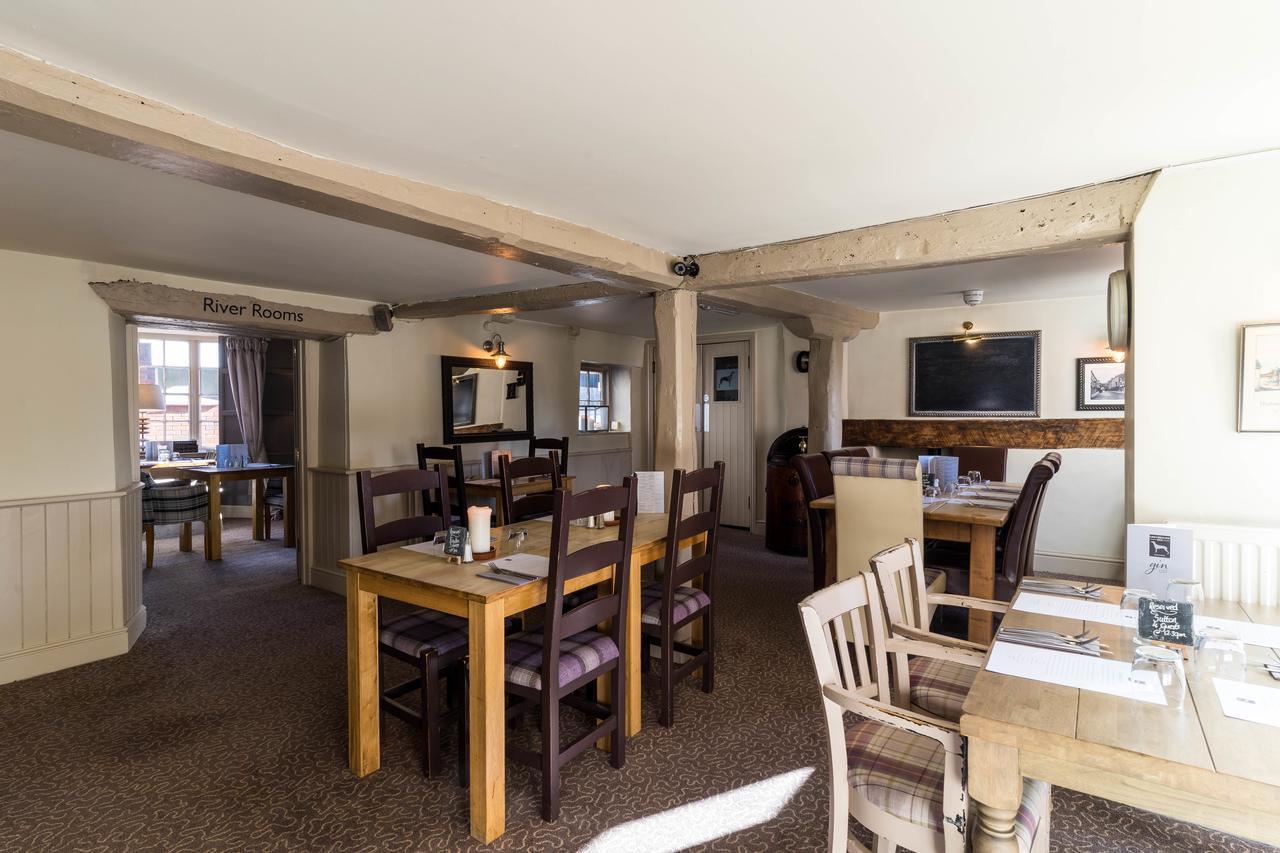 Greyhound Inn Wilton Wilton  Ngoại thất bức ảnh