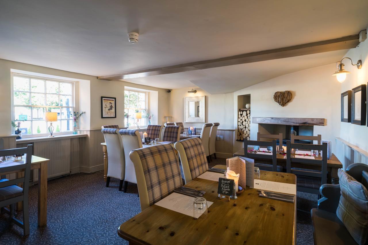 Greyhound Inn Wilton Wilton  Ngoại thất bức ảnh