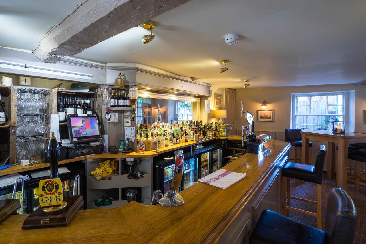 Greyhound Inn Wilton Wilton  Ngoại thất bức ảnh