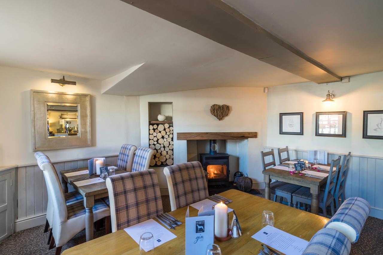 Greyhound Inn Wilton Wilton  Ngoại thất bức ảnh